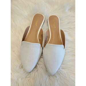 Bamboo NWOB 6.5 cream slides‎